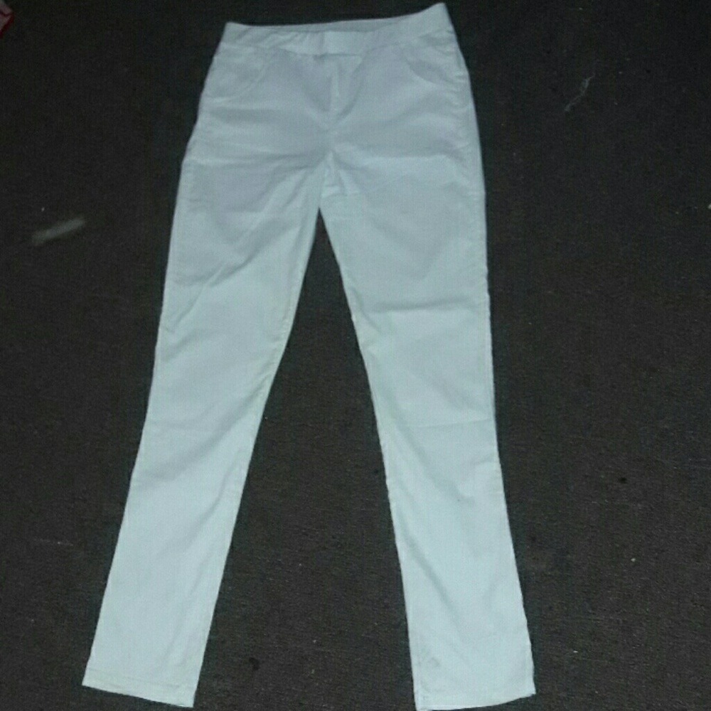 White stretch skinny jeans